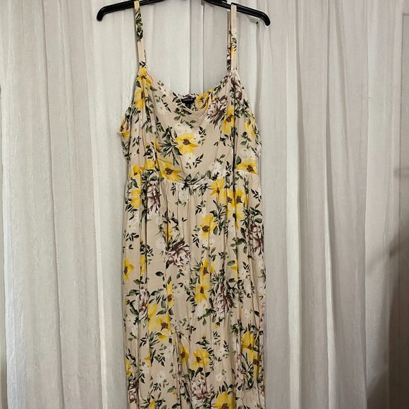 torrid Dresses & Skirts - Torrid Spaghetti Strap Floral Midi Dress